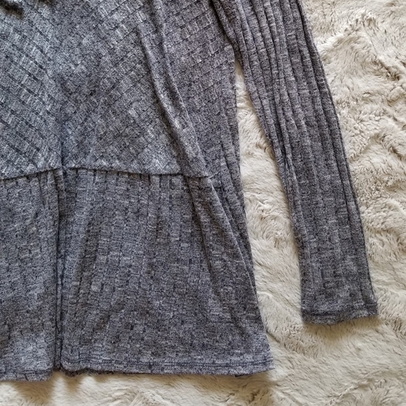 Altar'd State Blue Gray Tie Front Longsleeve Top M - Picture 2 of 7